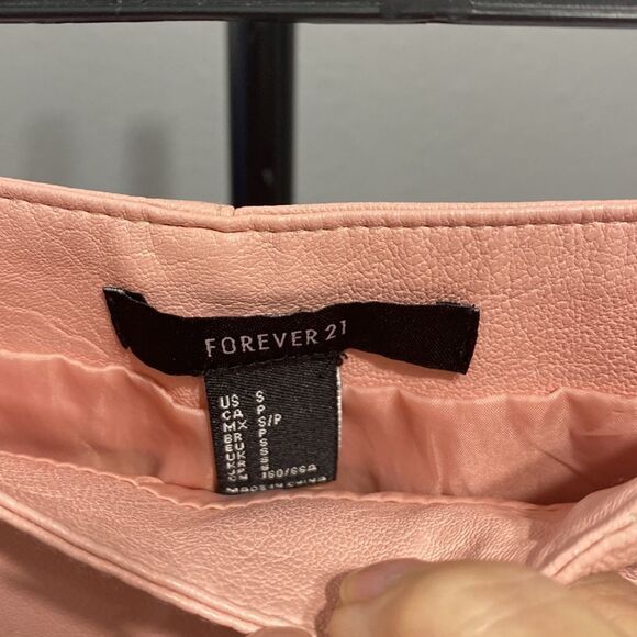 Forever 21 vegan leather skirt - Picture 3 of 4